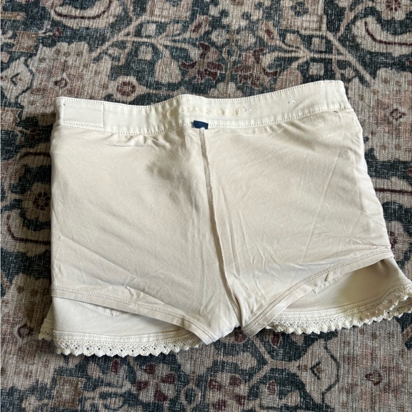 American Eagle Stretch Low-Rise Crochet Denim Micro Skort. Size 6 - Picture 5 of 7